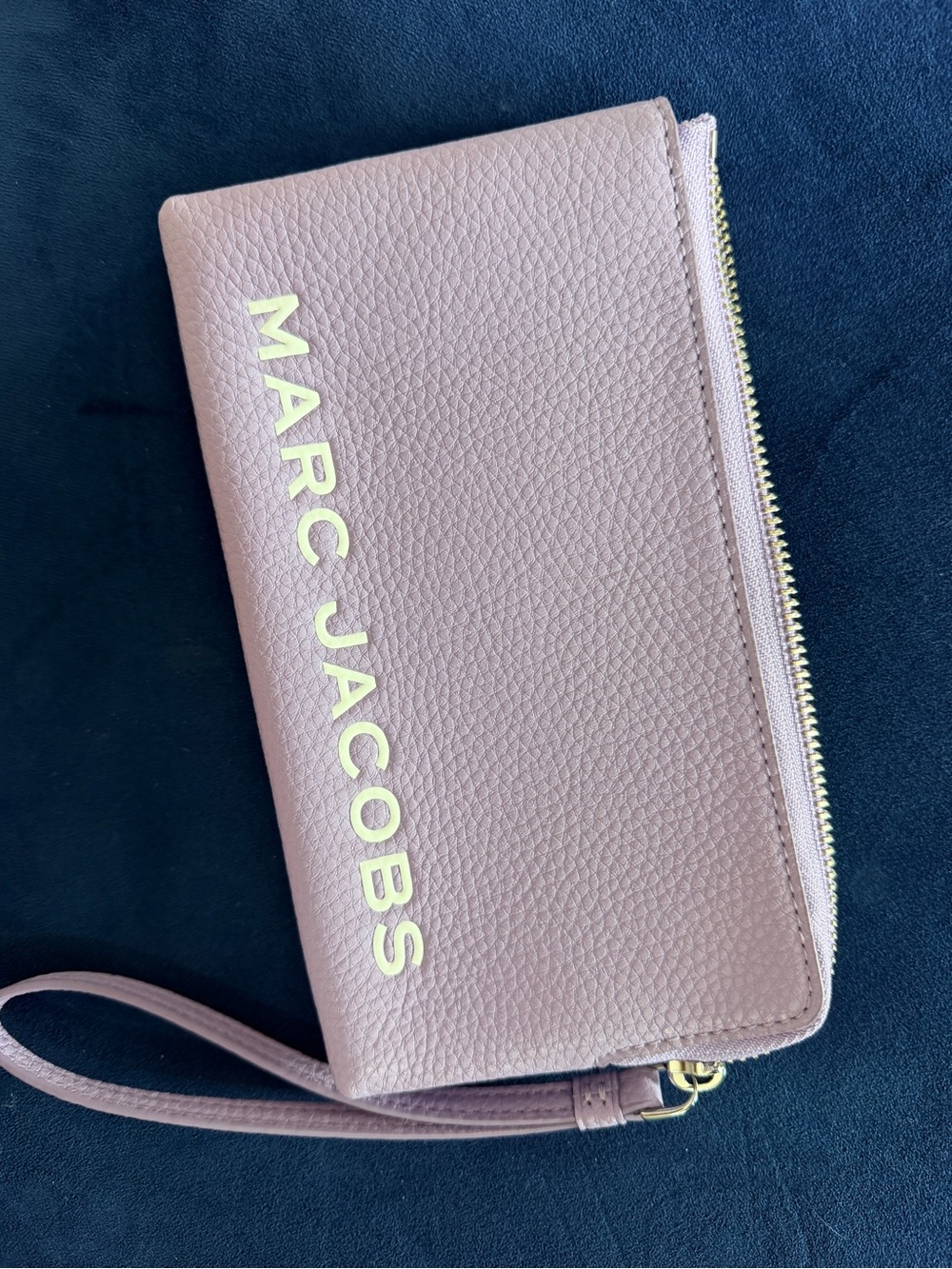 Authentic Marc Jacobs Lilac Leather Zip Wristlet Wallet